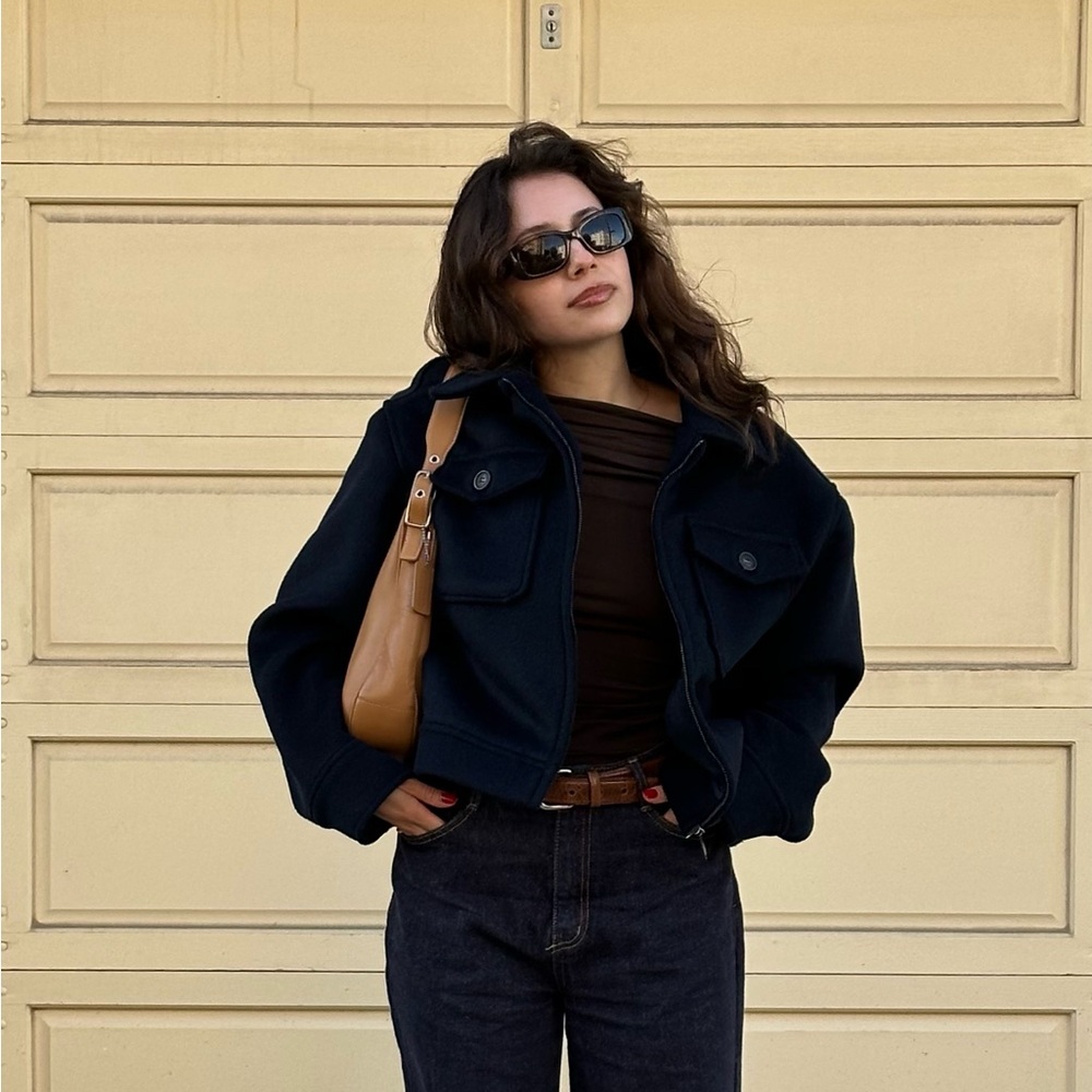 Meet your Posher, Ana